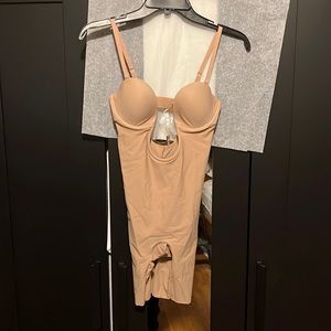 SKIMS DEEP PLUNGE SHAPEWEAR MID THIGH BODYSUIT